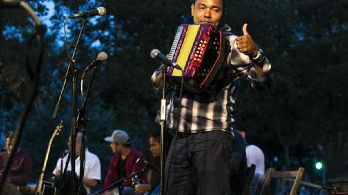 Un momento de la presentación de The Parranders, el pasado viernes por la noche en Sant Martí.