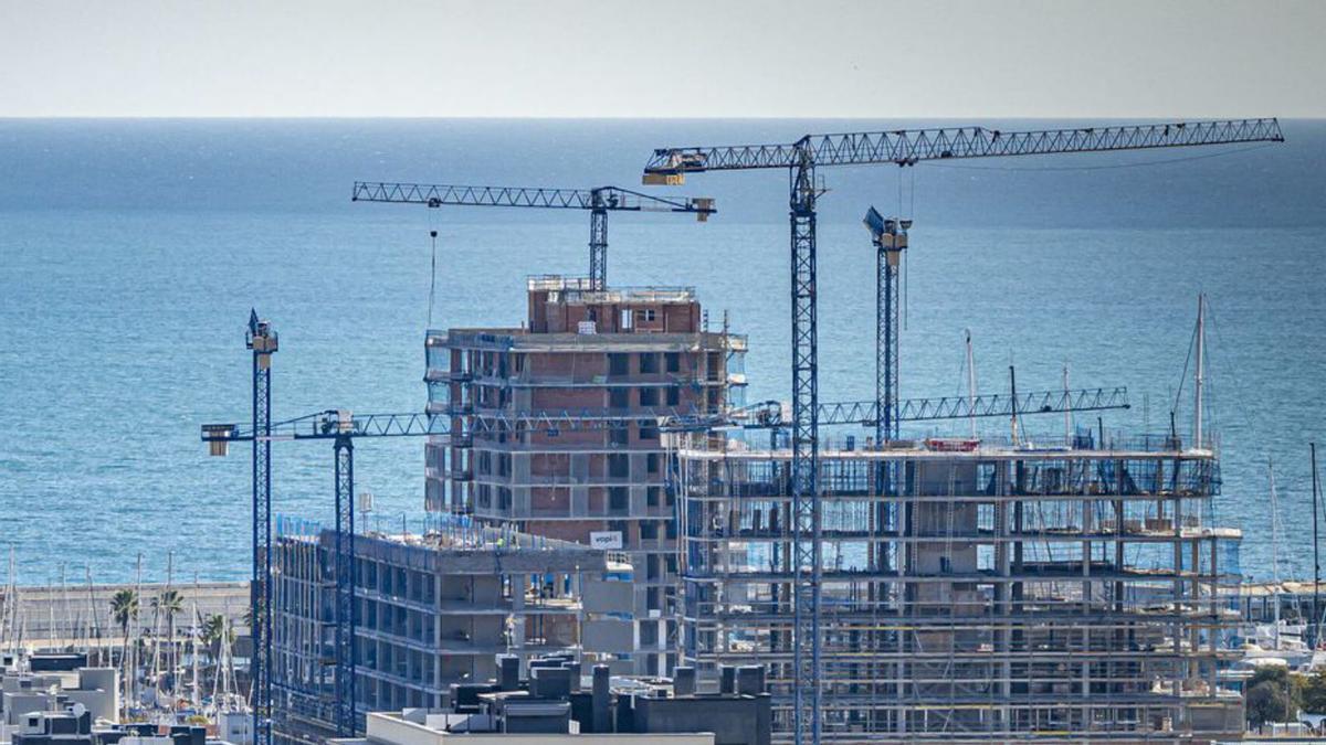 Pisos en construcció a la Zona de Gorg, Badalona. | MANU MITRU