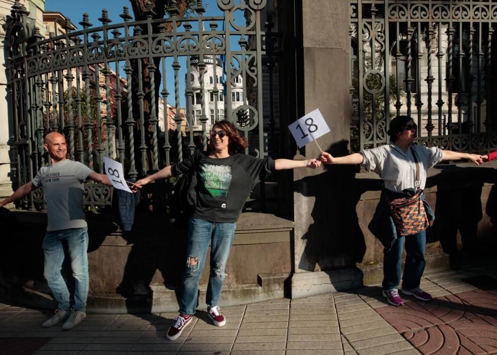 Los docentes asturianos se manifiestan en Oviedo