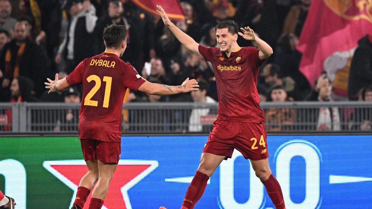 Los jugadores de la Roma celebran un gol a la Real Sociedad.