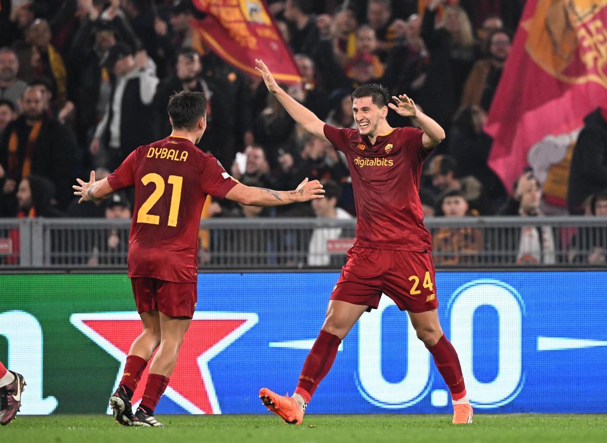 Los jugadores de la Roma celebran un gol a la Real Sociedad.