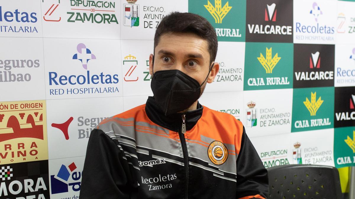 Jacinto Carbajal, entrenador del Recoletas Zamora, hoy en rueda de prensa.