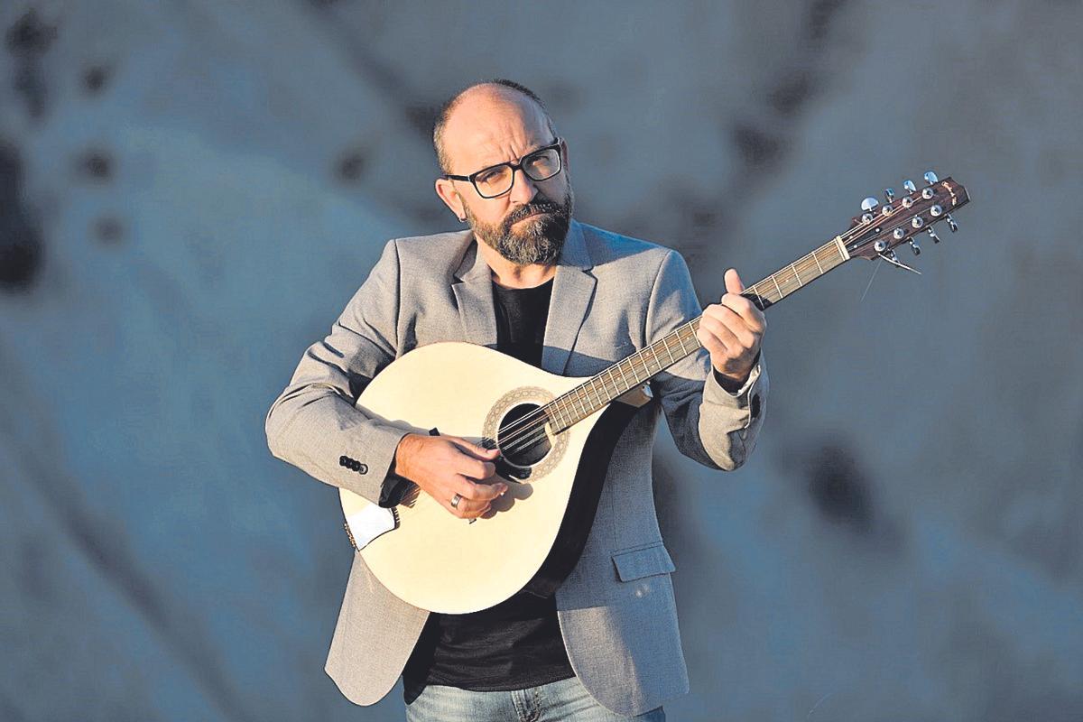 JUAN JOSÉ ROBLES