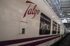 Imagen de archivo de un tren fabricado por Talgo la India