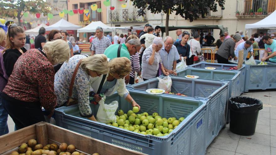 L&#039;Armentera viu una Fira de la Poma pletòrica de gent i d&#039;activitats