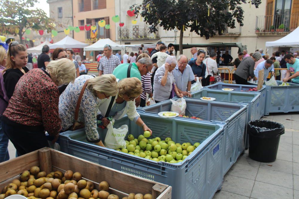 L''Armentera viu una Fira de la Poma pletòrica