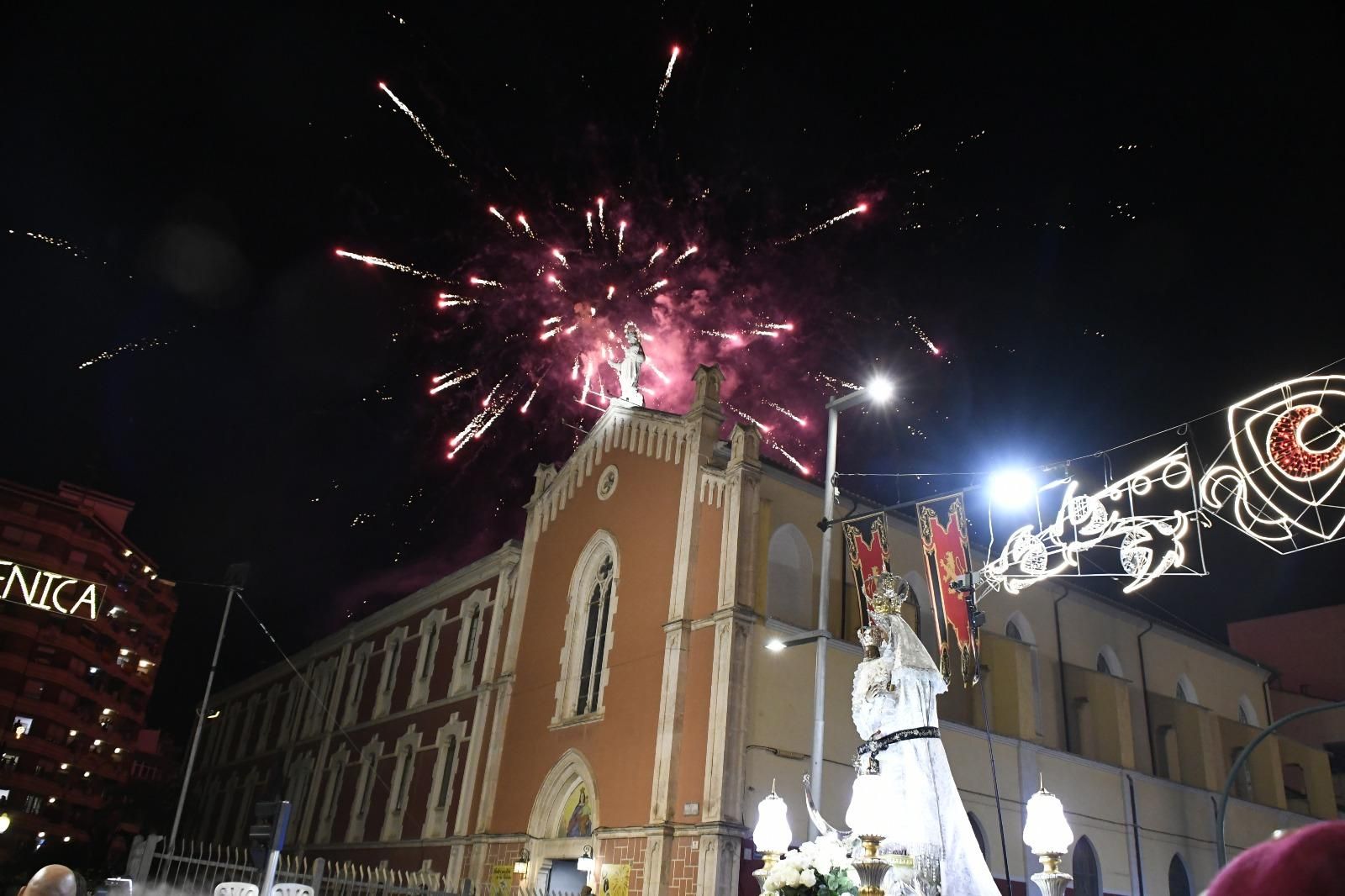 La Morenica toca el cielo de Villena