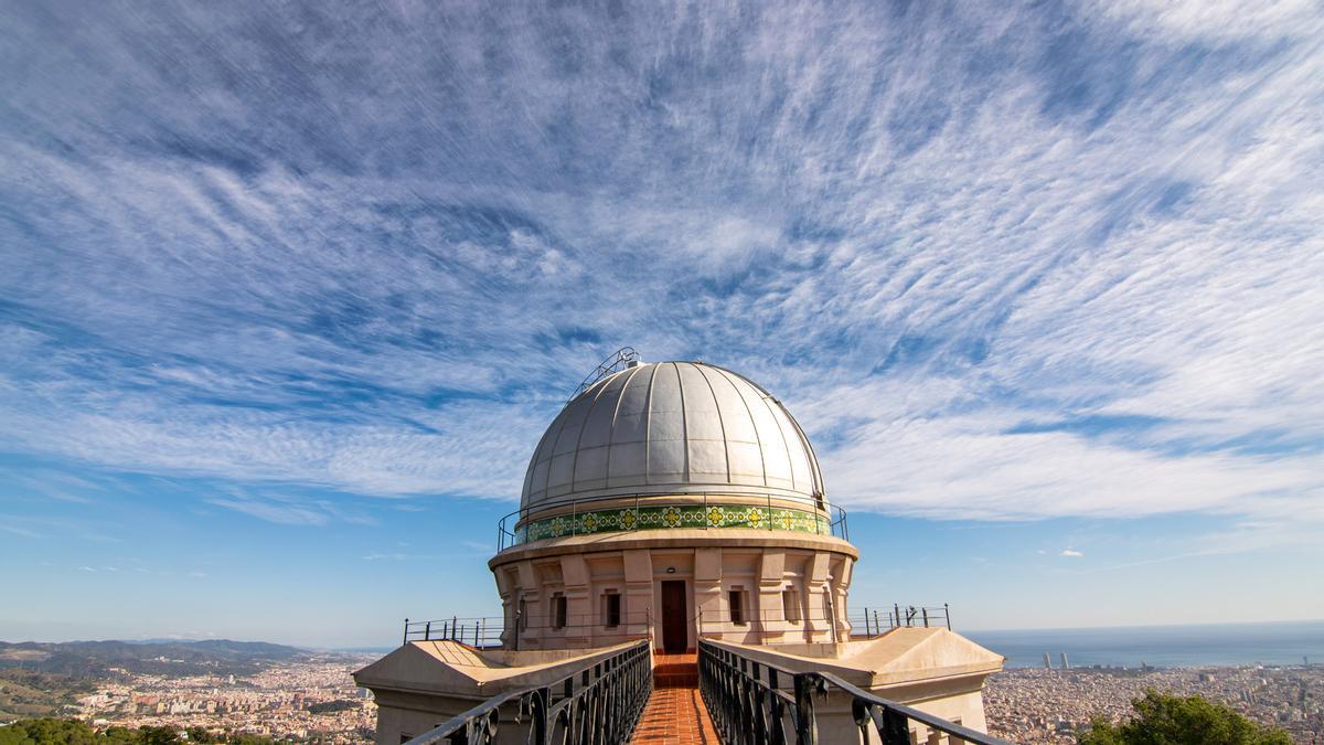 Nubes altas sobre el Observatori Fabra de Barcelona, el 10 de noviembre del 2023