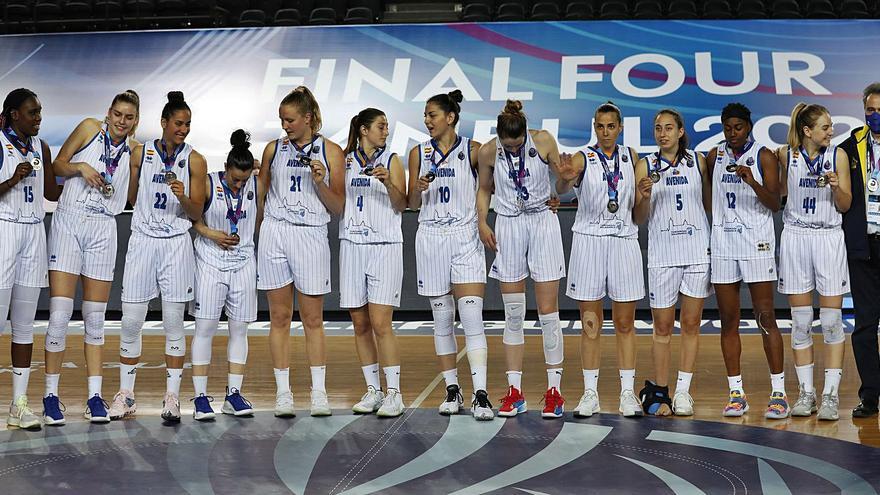 Maite Cazorla, Leo Rodríguez y Umi Diallo, subcampeonas