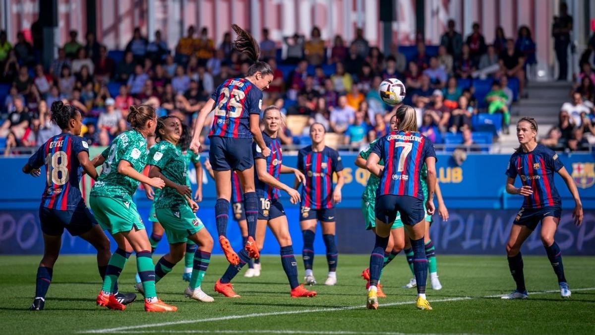 Engen, en el primer gol del FC Barcelona- Levante.