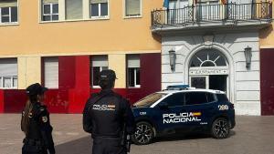 Imagen de agentes de Policía Nacional en Santa Coloma