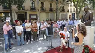 Música y versos en el Bulevar para celebrar el santo de Antonio (Gala)
