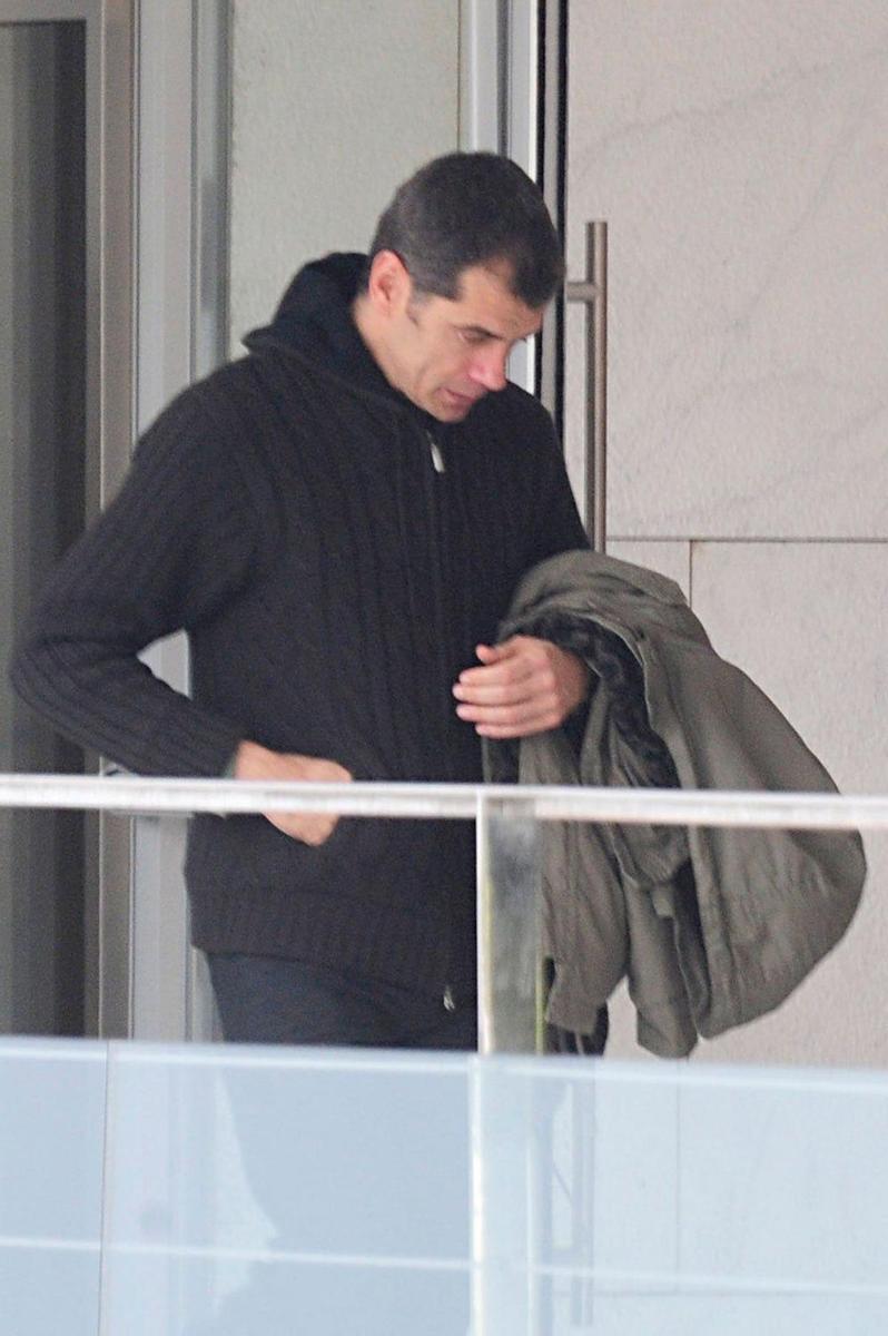 Toni Cantó en el entierro de su hija con Eva Cobo
