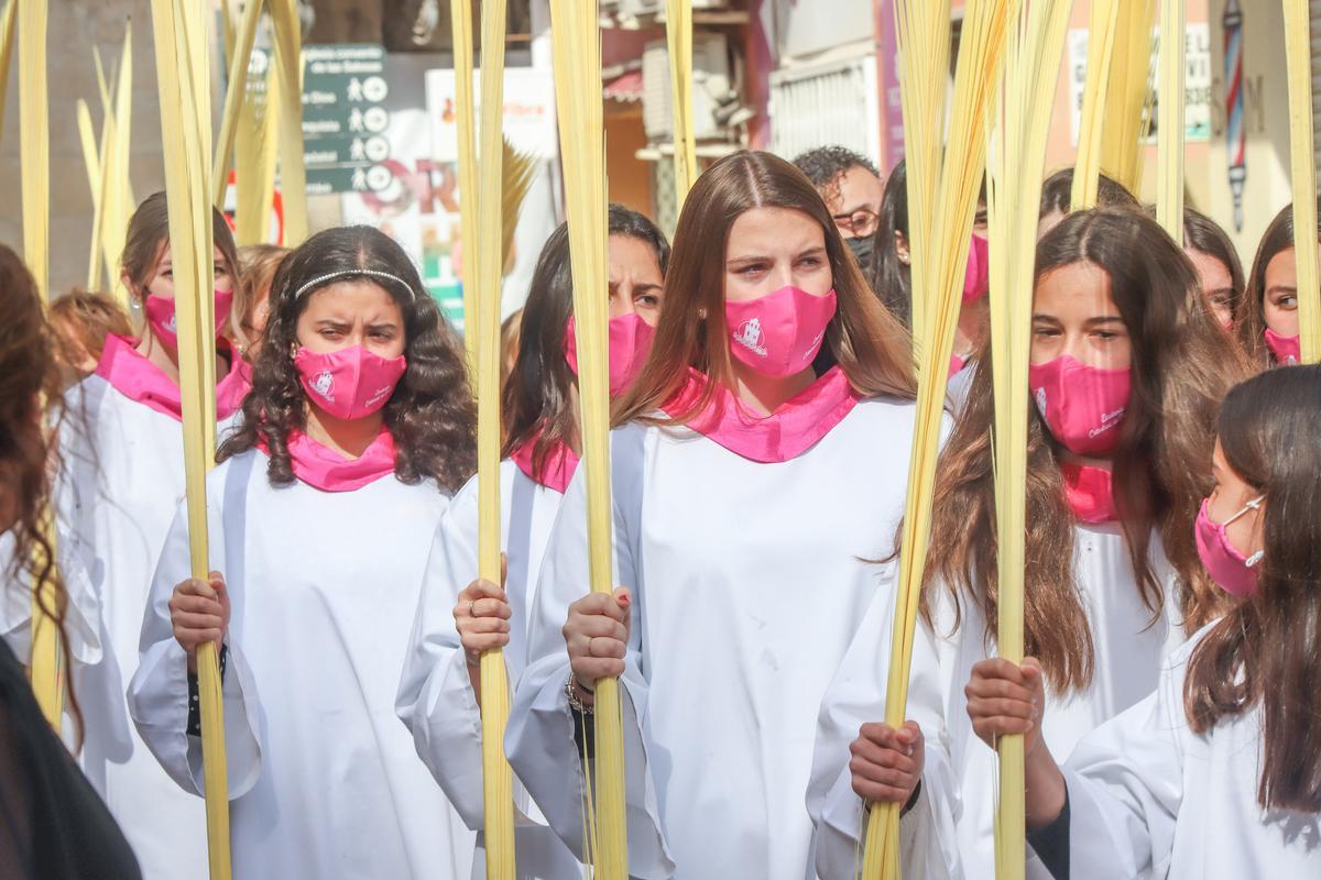 El obispo Munilla preside la procesión de las Palmas en Orihuela