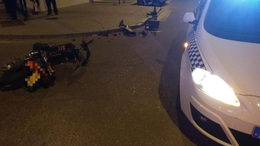 Herido un joven en un choque entre un coche y una moto eléctrica