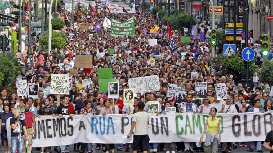 La indignación permanece intacta en la calle