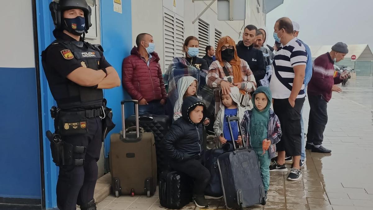 Las imágenes de los altercados en el Puerto de Alicante por el ferry a Orán