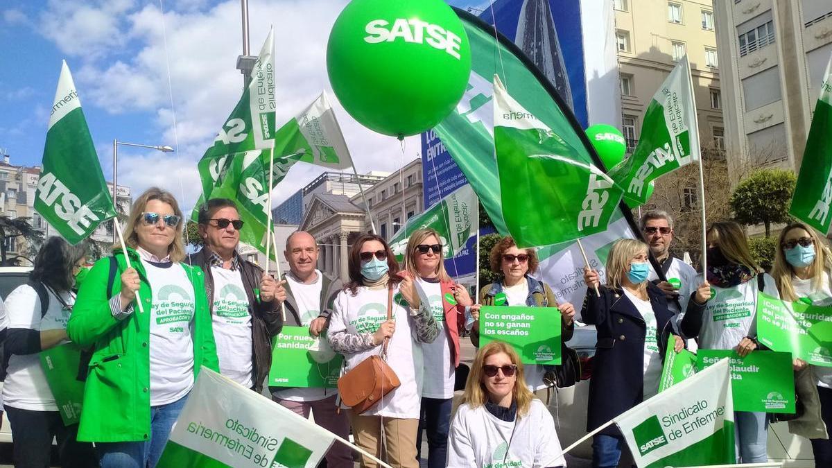 Un grupo de manifestantes de Satse.