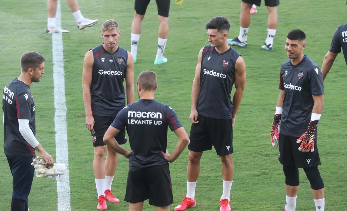 Entrenamiento en el Ciutat antes del encuentro frente al Rayo