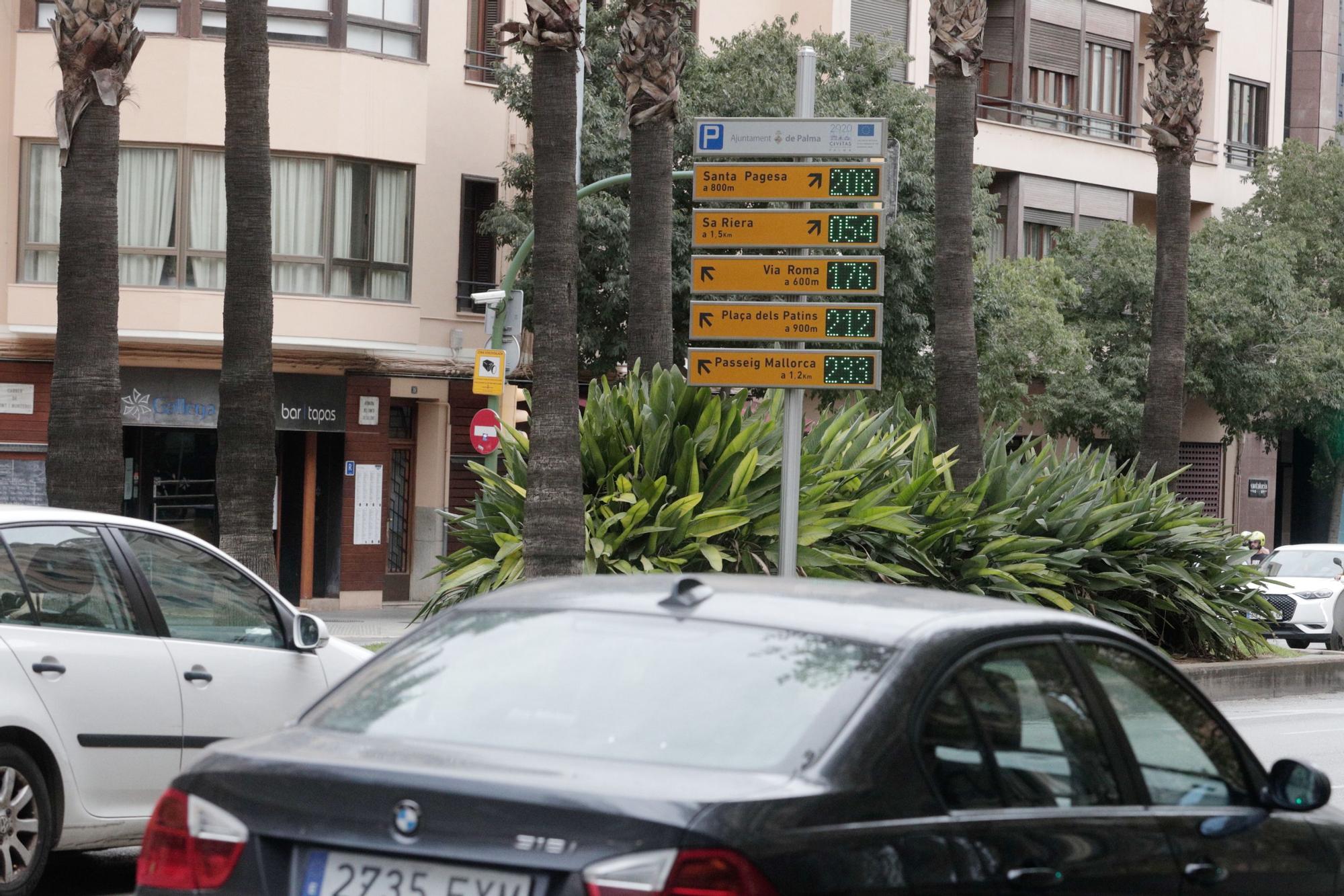 Los residentes toman los aparcamientos del centro el Día sin Coches