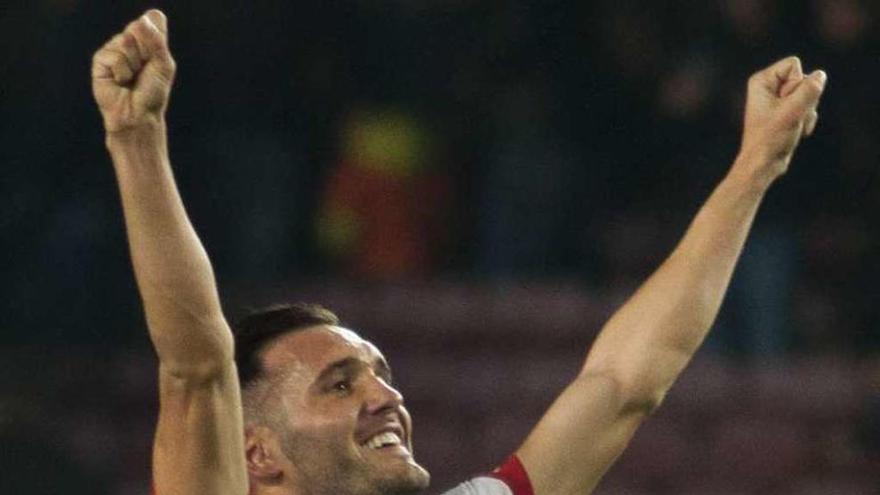 Lucas celebra el empate en el Camp Nou.