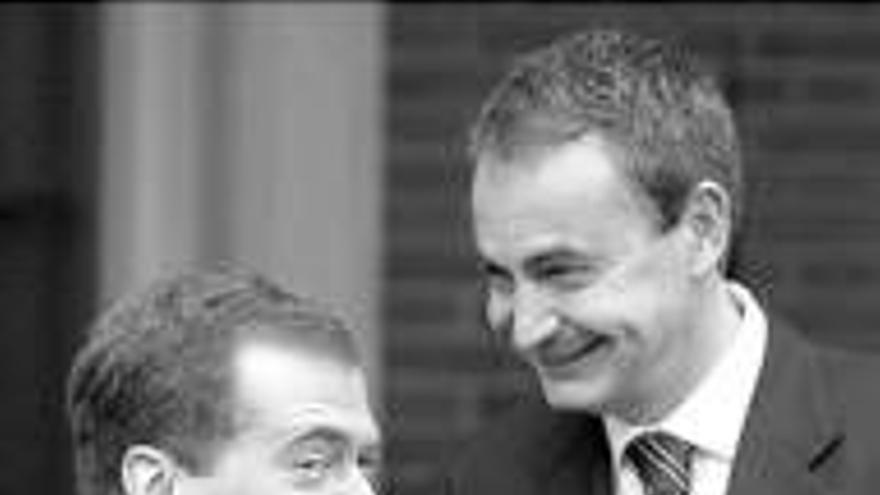 Zapatero y Medvédev pactan el suministro de gas ruso a España