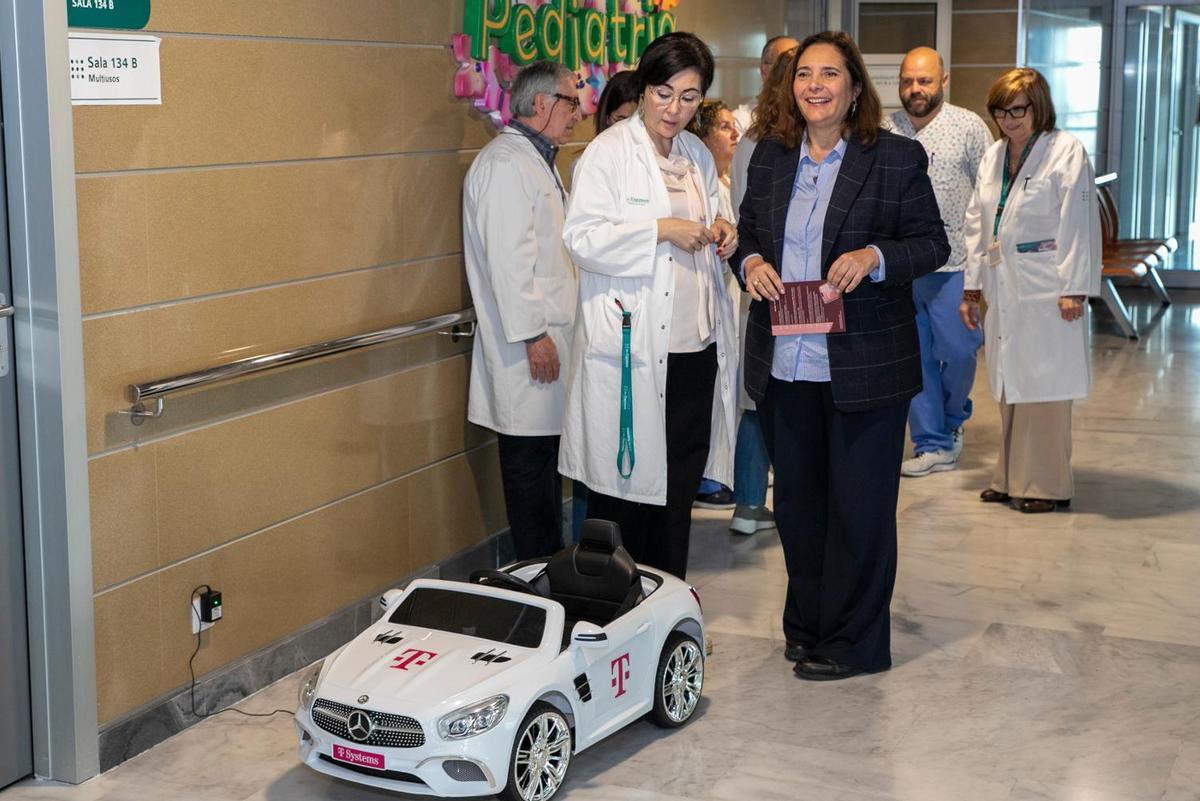 Presentación del minicoche eléctrico para los niños de Son Espases