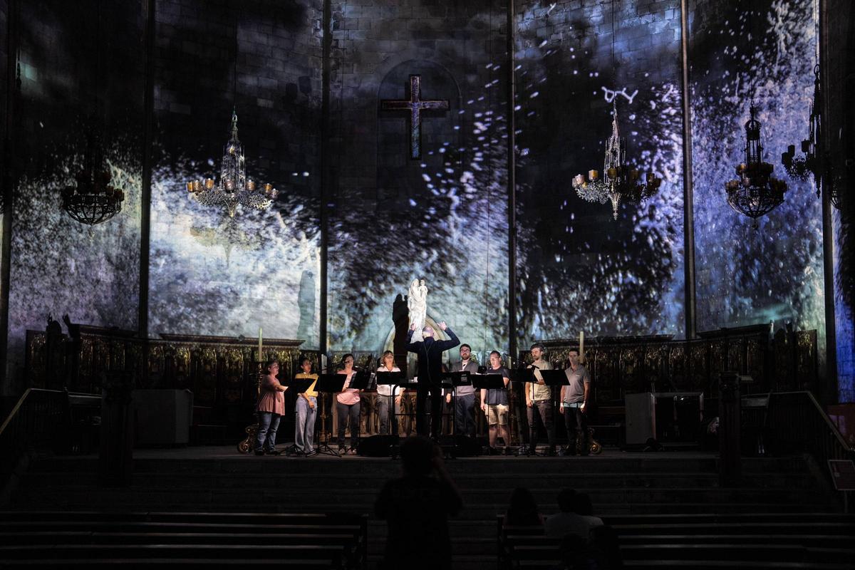 ‘LUMINISCENCE’, un espectáculo inmersivo de luz y música en Santa Maria del Pi