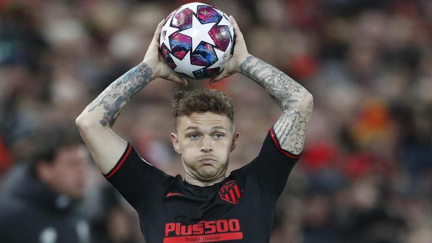 Trippier, acusado de apostar sobre su fichaje por el Atlético