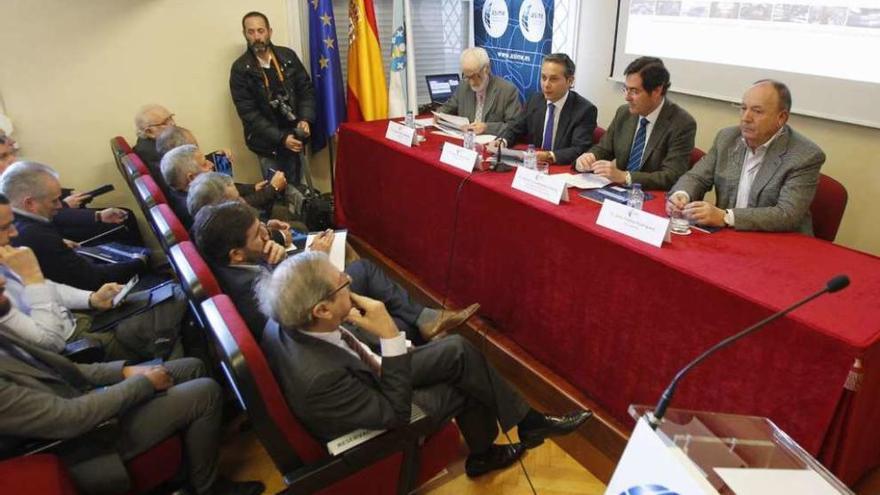 Asime celebró ayer en su sede la asamblea general con la presencia de Antonio Garamendi. // José Lores