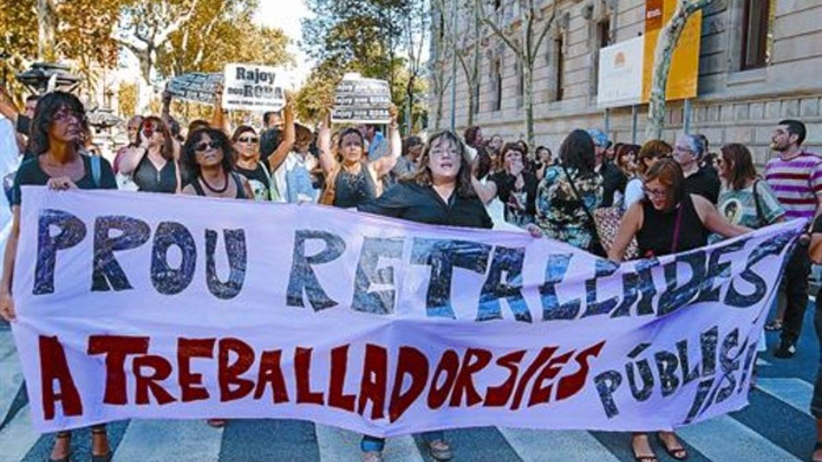 Manifestación de empleados públicos contra los recortes salariales, el pasado septiembre en Barcelona.