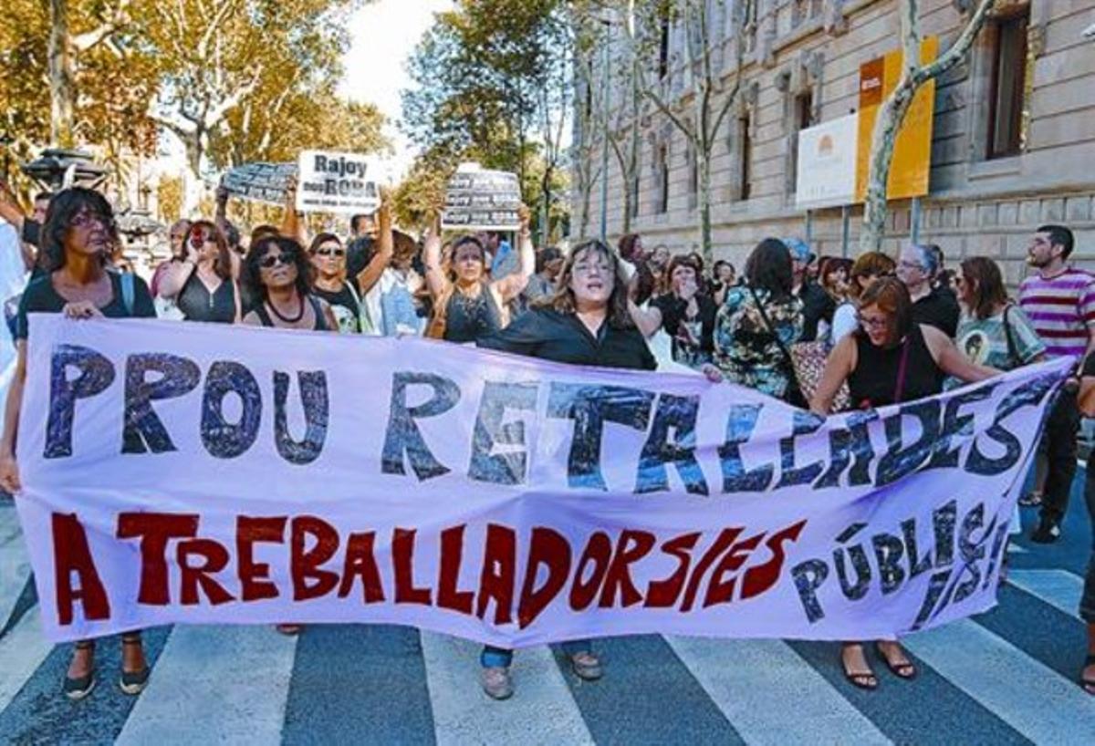Manifestació d’empleados públics contra les retallades salarials, el setembre passat a Barcelona.