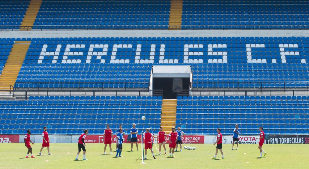 El Hércules realiza su último entrenamiento de la temporada