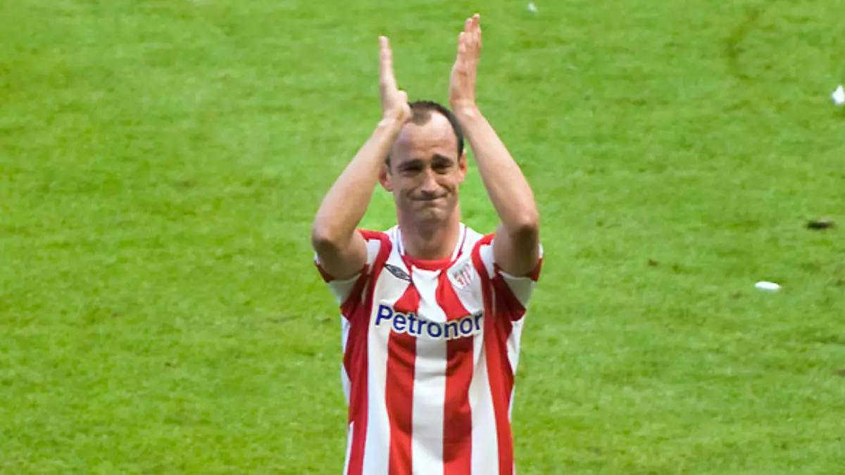 La hermana de Joseba Etxeberria revela el sufrimiento de la familia tras su fichaje por la Real Sociedad