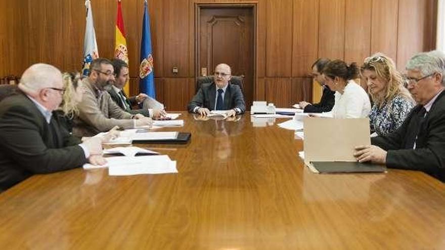 El consejo se reunió ayer en la sala de juntas provincial.  // FdV