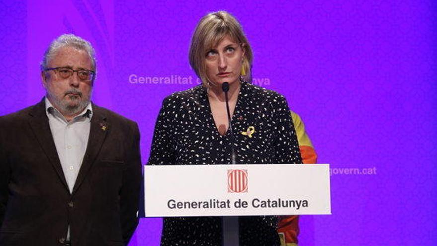 Pla americà de la consellera de Salut, Alba Vergés, oferint una roda de premsa al costat del secretari de Salut Pública, Joan Guix, el 12 de març de 2020