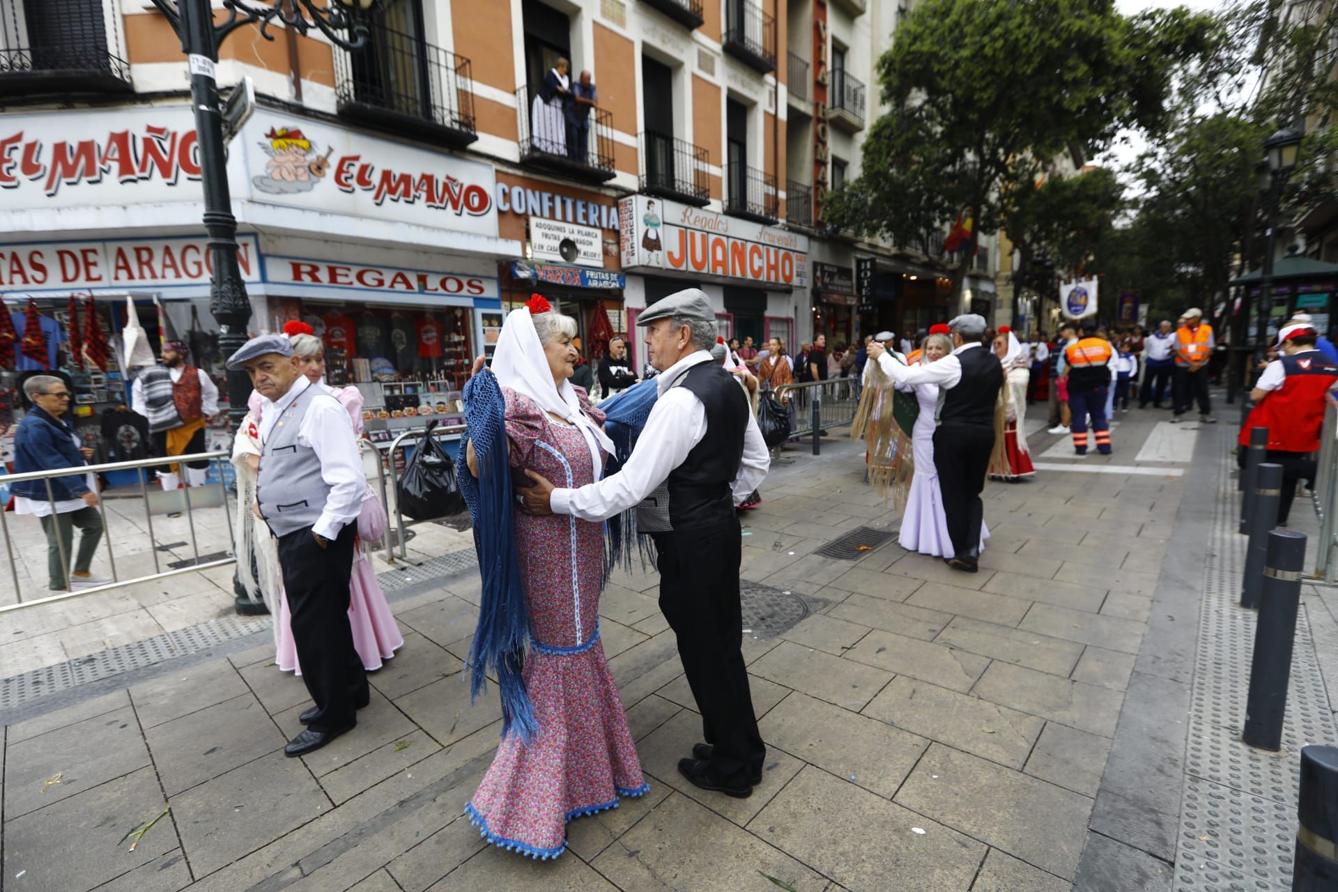 En imágenes | La Ofrenda de Flores a la Virgen del Pilar 2023 (I)