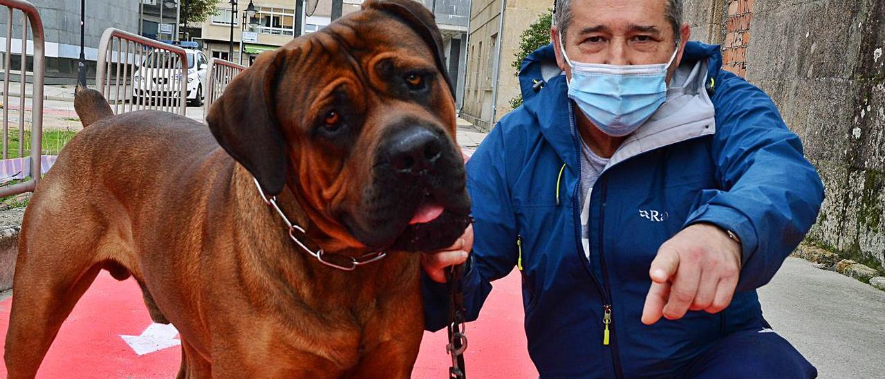 Ángel Molanes, agente jubilado de la Policía Local de Cangas