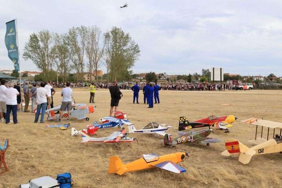 Exhibición de aeromodelismo en Bermillo de Sayago