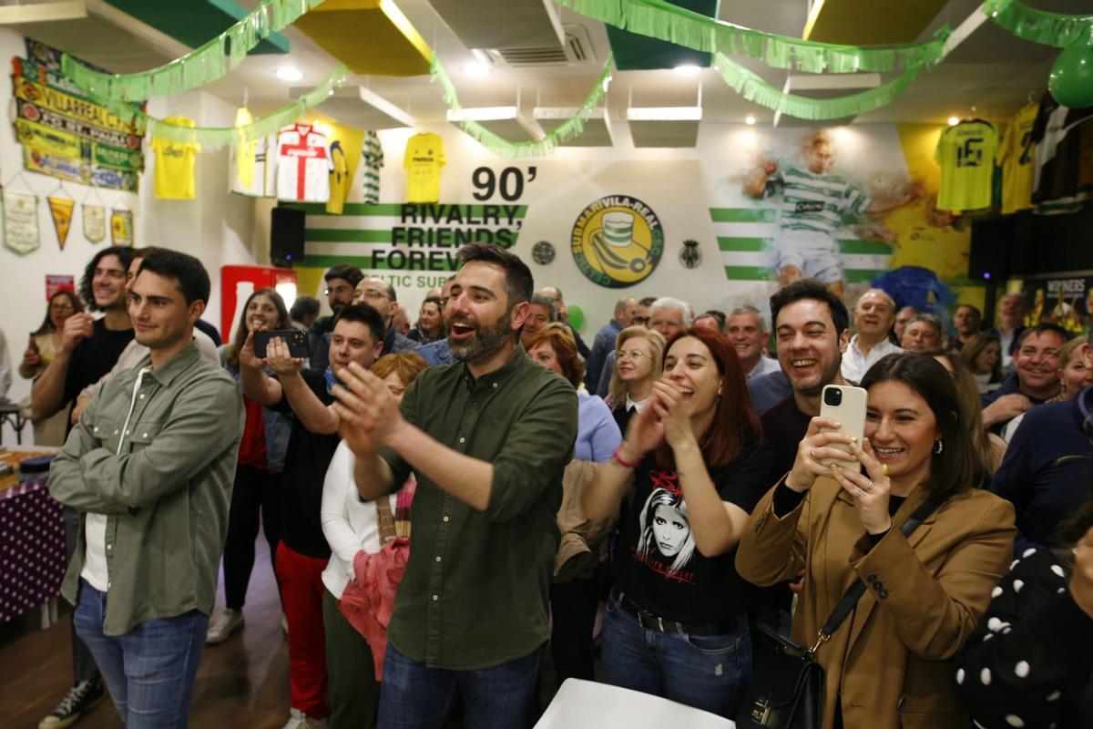 Un numeroso y motivado público ha animado a los concursantes en la sede de la peña Celtic Submarí de Vila-real.