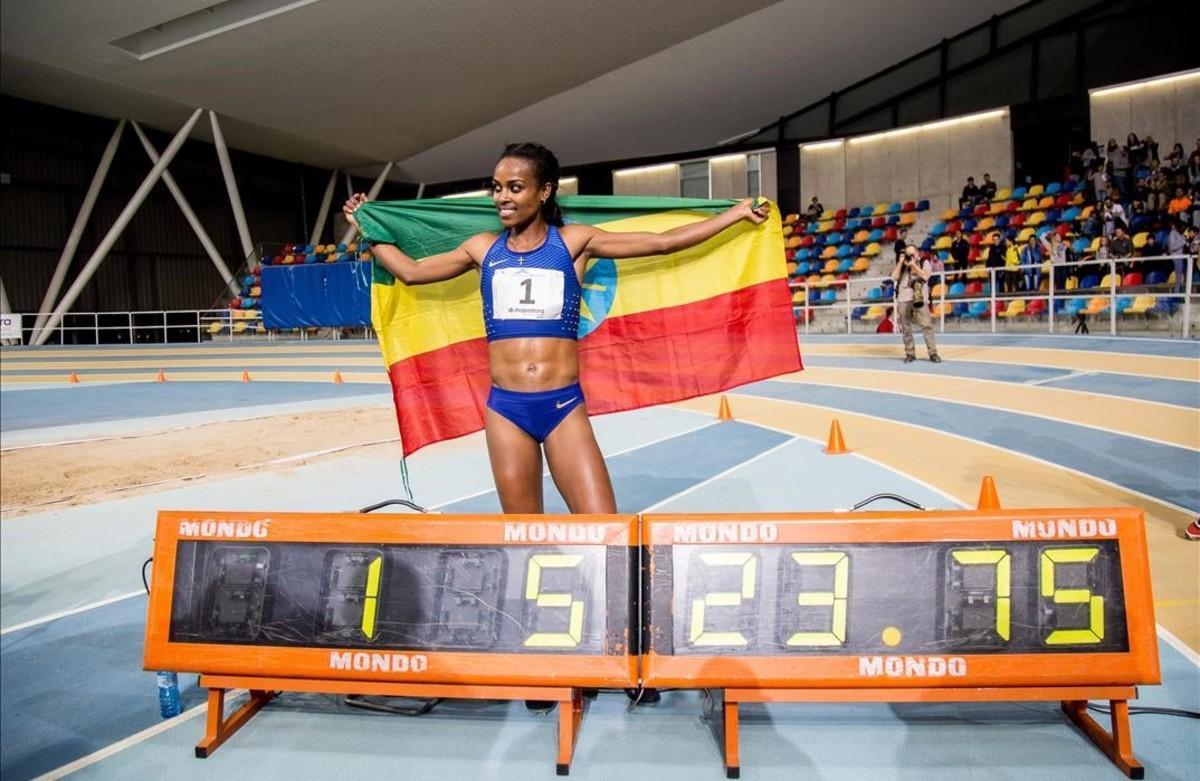 zentauroepp37202807 sabadell genzebe dibaba bate el record del mundo de 2000m en170207215250