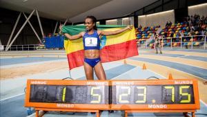 Dibaba celebra su nuevo récord del mundo en Sabadell.