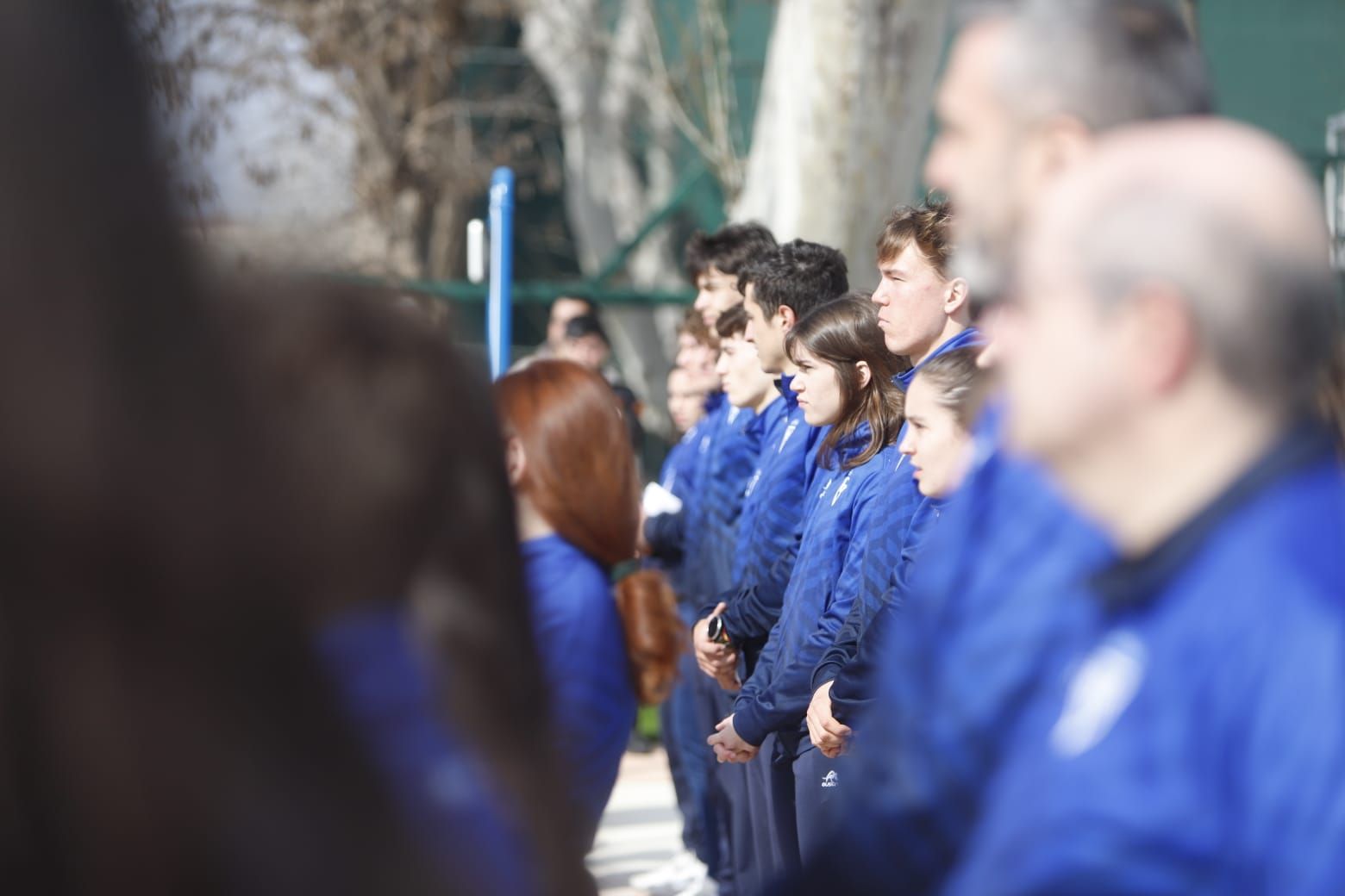 En imágenes | La bandera olímpica ya preside desde las alturas en las instalaciones del CN Helios