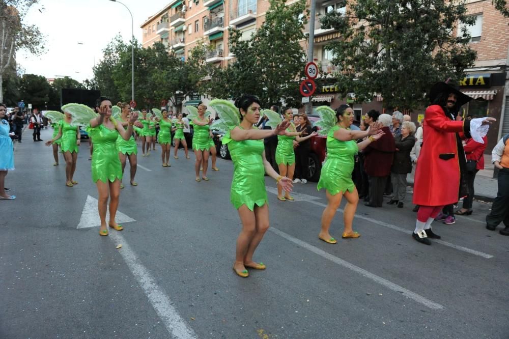 Vistabella saca su carnaval a las calles