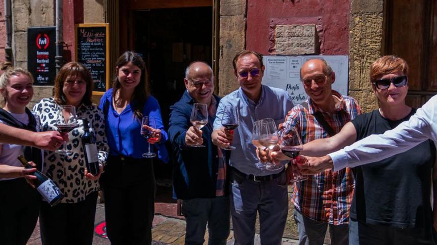 De “chatos” con Leo Messi y Brad Pitt en Avilés: abre el “Famous Wine Festival”