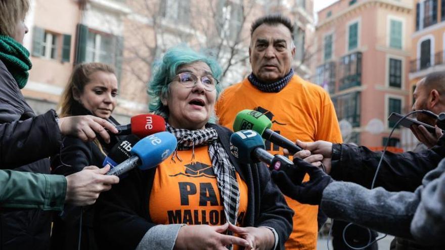 Ángela Pons, portavoz de la PAH Mallorca: "PP y Vox están regalando nuestro suelo público que hemos pagado nosotros"