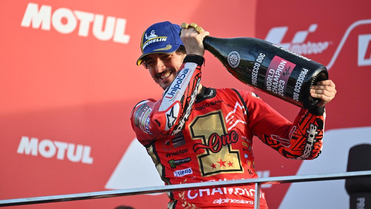 'Pecco' Bagnaia, tras proclamarse bicampeón del mundo de MotoGP en 2023