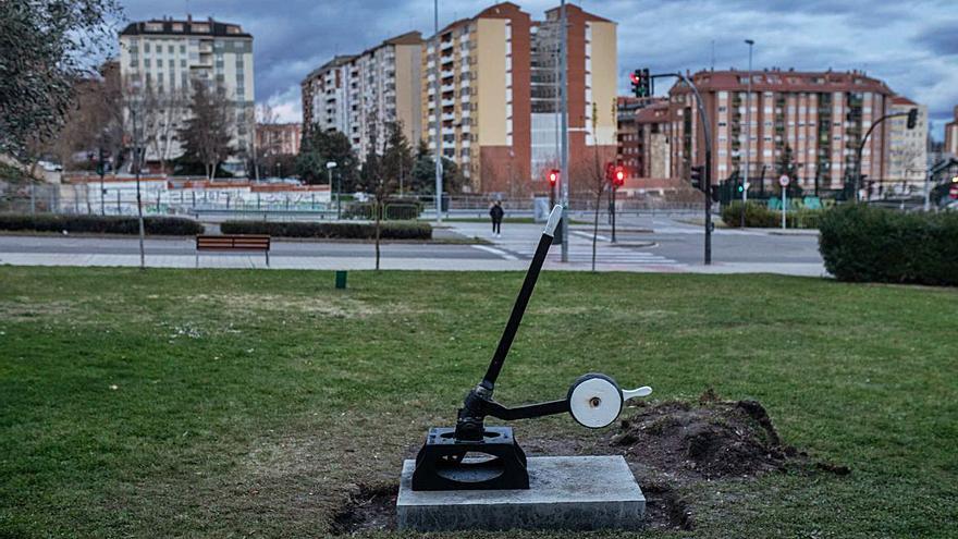 Marmita ferroviaria instalada junto al túnel de la cuesta del Bolón. | Emilio Fraile