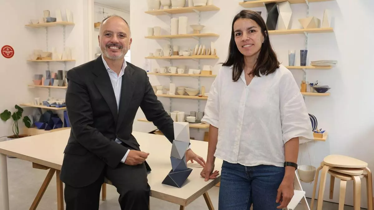 La artesanía entra en escena en los Premios Ardán con una escultura de Paula Ojea