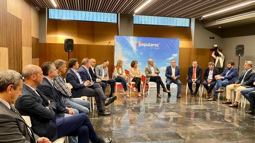Azcón ha mantenido un encuentro con organizaciones empresariales de Teruel